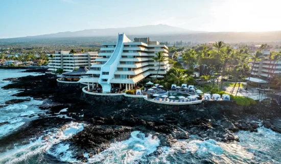 Das Royal Kona Resort ist der beliebte Klassiker bei den Unterkünften beim Ironman auf Hawaii mit Hannes Hawaii Tours.