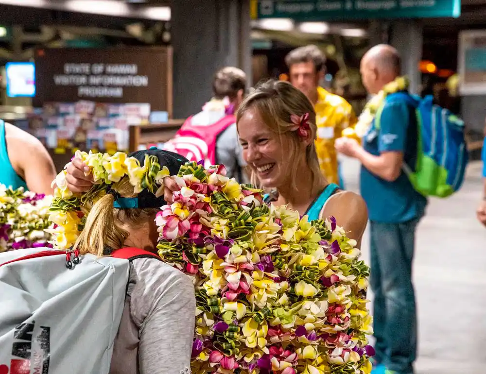 Begrüßung von Hannes Hawaii Tours bei der Ankunft der Triathleten auf Hawaii.