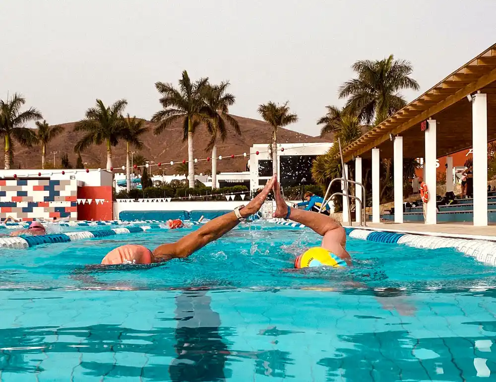 Schwimmtraining in den Camps von Hannes Hawaii Tours auf Fuerteventura.