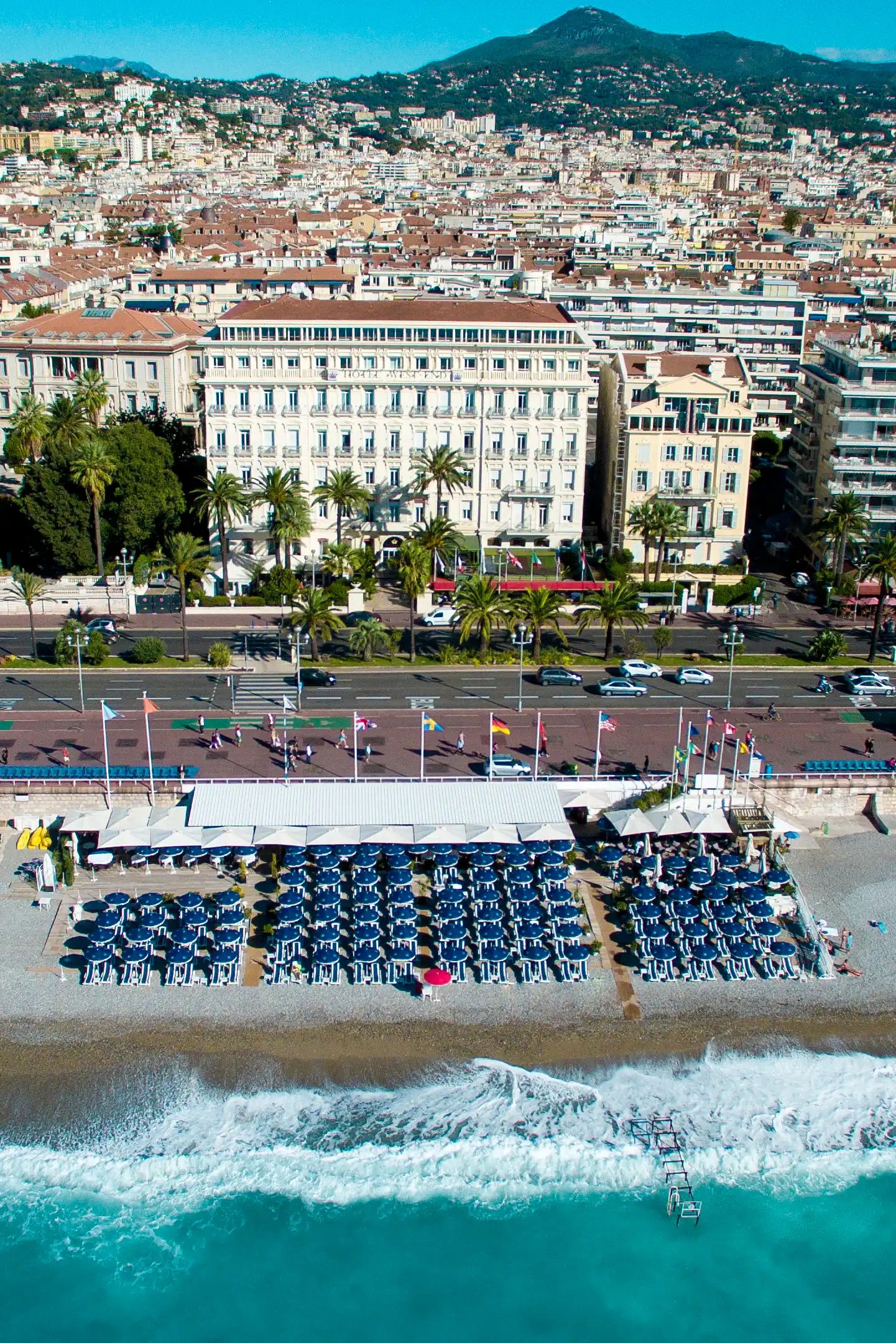 Das Hotel West End ist eine beliebte Unterkunft bei der Ironman WM Nizza mit Hannes Hawaii Tours.